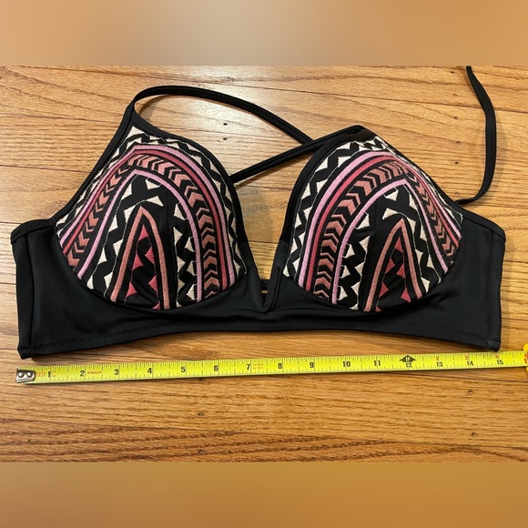 Embroidered Adjustable Top - Picture 3 of 11